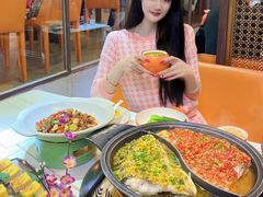 -阿瓦山寨·湘菜现炒·剁椒鱼头王(咸阳总店)