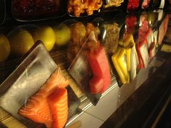 肥美的烟熏三文鱼-广州中心皇冠假日酒店-环市食坊·海鲜自助餐厅