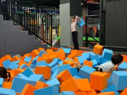 -蹦贝运动中心·蹦床·攀岩·闯关(龙岗店)