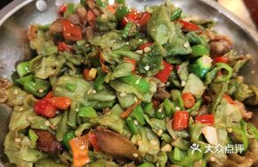 Dry Pot Wind-Dried Lettuce
