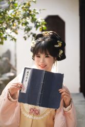 -一揽芳华汉服旗袍体验馆(拙政园店)