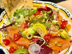三文鱼牛油果沙拉-Alimentari Grande(东湖路店)