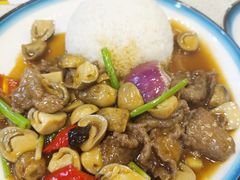 鲜菇牛肉饭-明记港式烧腊茶餐厅(下沙店)