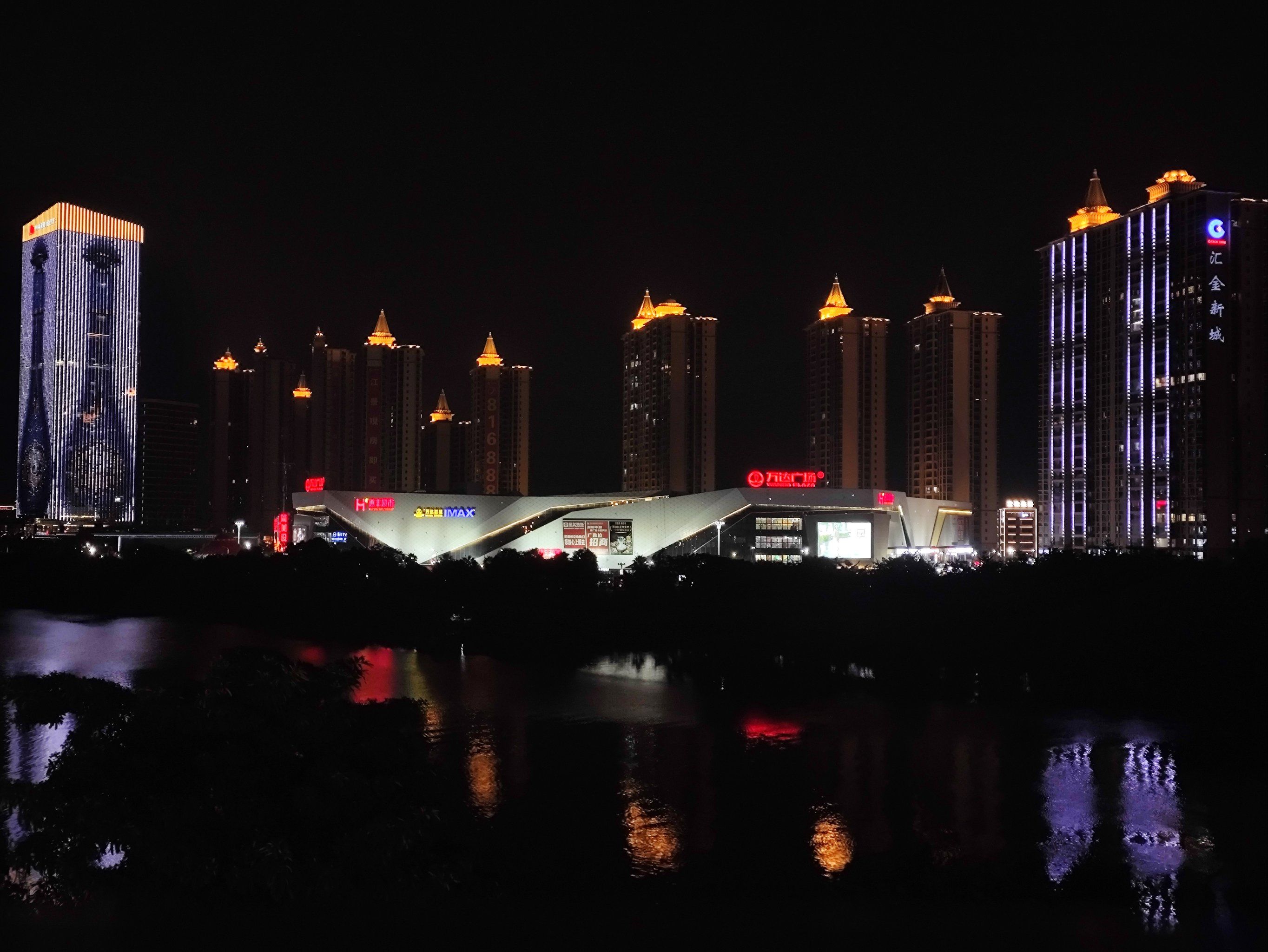 天天领红包揭阳万达广场夜景,万豪酒店.好看好看好看好看#灯光秀