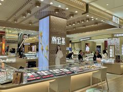 -王府井百货熙地港店