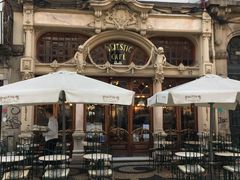 -Majestic Café