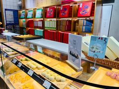 面包甜点陈列柜-南宋胡记(杭州灵隐寺店)