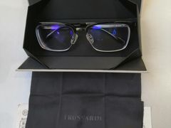 -爱视眸Eyeblling眼镜·依视路·蔡司镜片折扣店(百联南方商城购物中心)