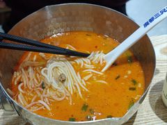 -魔都三兄弟酸辣粉·蘸卤炸串(虹桥万科店)