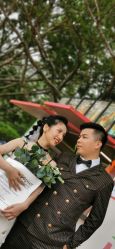 -现代经典婚纱摄影
