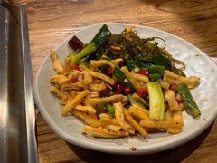 -吴氏老牌坊云南鱼豆花火锅店(通江街店)