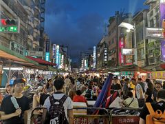 -六合夜市