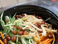 -牛一嘴·兰州牛肉面·大盘鸡(财富中心店)