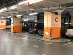 -环球港-停车场