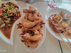 -覃记海鲜美食餐厅