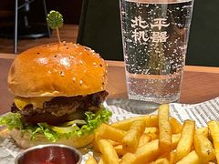 北美寄宿家庭汉堡-Take A Bite·TAB汉堡
