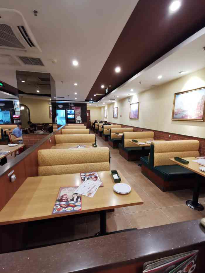 萨莉亚意式餐厅(活力东方店)-"便宜便宜还是便宜,比成都小吃沙县小吃