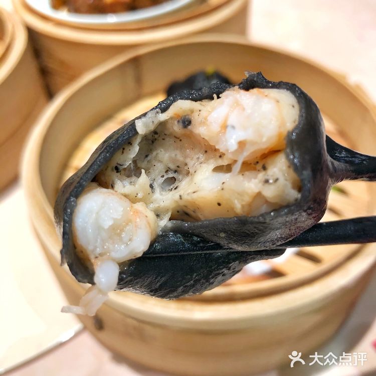 中山公园又现排队王，正宗广式茶点，现点现蒸，口味很嗲