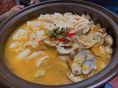 金汤花甲酸辣鱼-寻食記创意特色菜