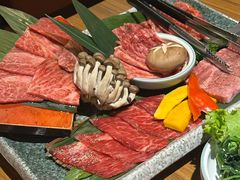 -炼火烤肉店