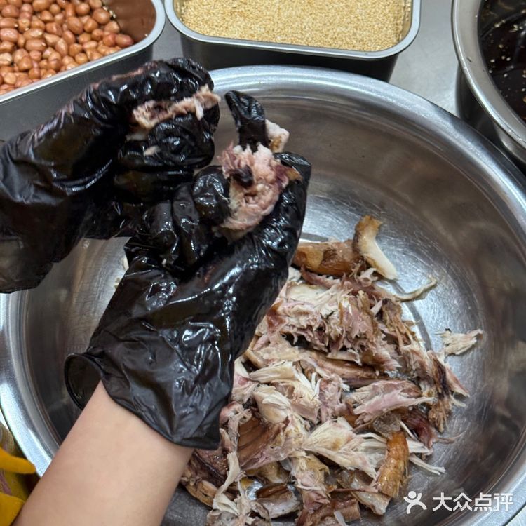 观音桥这家手撕兔，麻麻辣辣香迷糊了！！！