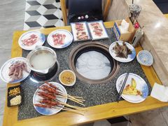 -锤头鲨毛肚海鲜烤肉自助餐厅(国购广场店)