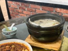 砂锅雅鱼-洪平血旺椒麻鸡雅鱼饭店(熊猫大道店)