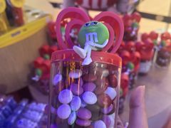 -m豆巧克力世界(上海世茂广场店)