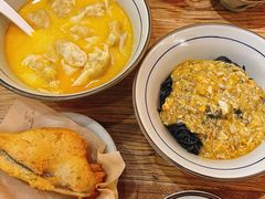 金汤黄鱼馄饨-蟹黄鱼·楼上面馆(外滩中央旗舰店)