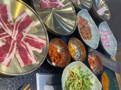 -臻牛烤肉