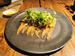 牛肝菌裹三文鱼-Carbon莫卡哆·意大利复古集市餐厅(杭州大厦店)