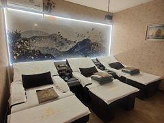 -皇盈轻奢·足道瑜伽·SPA会所(郑州东站店)