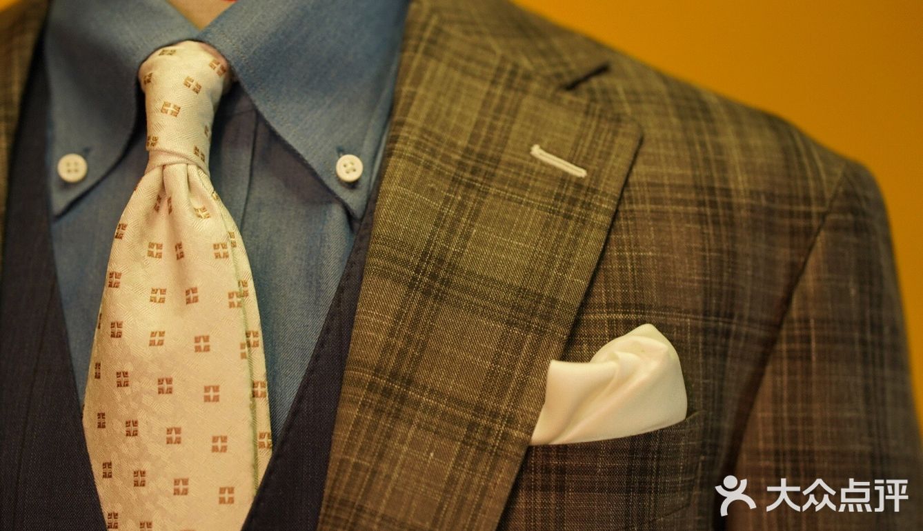 牛仔蓝衬衫混搭马甲风[礼花][礼花]