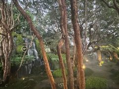 -Chom Cafe and Restaurant