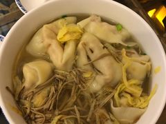一两开洋-笑来喜馄饨小笼工坊店(湖滨街店)