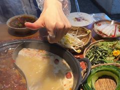-赵美丽·重庆社区火锅·直营店(火车东站·中豪国际店)