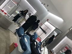 -ZARA(大上海时代广场店)