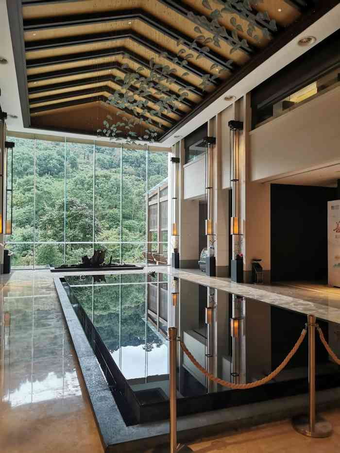 峨眉山红珠山宾馆禅意山居