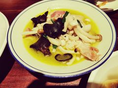 笼仔煨菌菇-大牌大·传统杭帮菜(湖滨店)