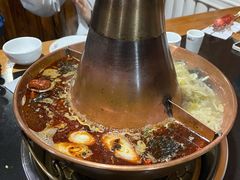 -果松木炭酸菜铜火锅·外婆参鸡汤