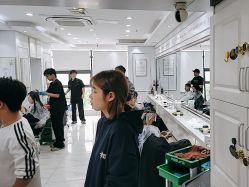 -镁连社·美联社