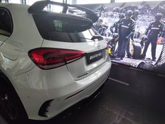 -奔驰上海利星(七宝店)