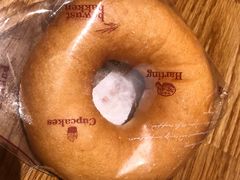 甜甜圈-顶东面包花园·生日蛋糕(世博店)