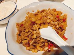 酸萝卜牛百叶-鲁哥饭店(富兴店)
