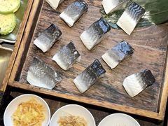 -围炉肉舍•炭烤活鳗•丹东海鲜烤肉(步行街店)