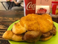 猪扒菠萝牛角包-大利来记餐厅