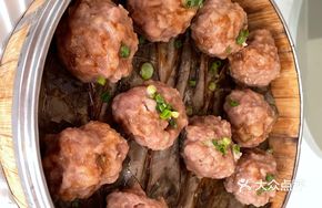 Homestyle Steamed Pork Dumplings