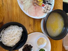 -桥香园过桥米线(国贸店)
