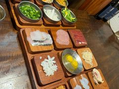 -银米·云南传统过桥米线(双廊黑金冠店)