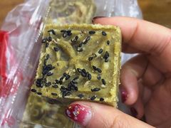 -新月蛋糕西点专卖店(大麦街店)